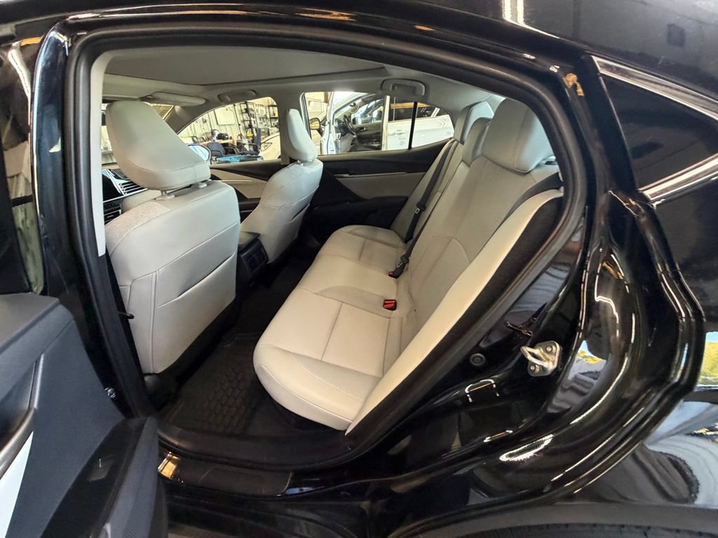 Used 2025 Toyota Camry XLE FWD image 24