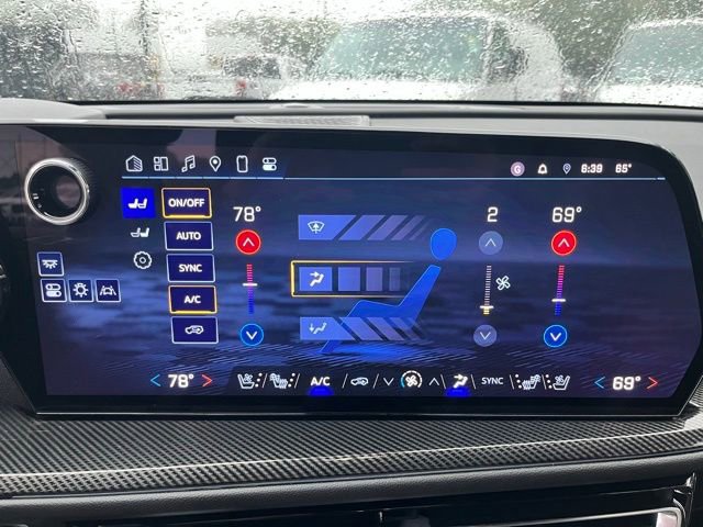 Used 2024 Chevrolet Traverse RS image 37