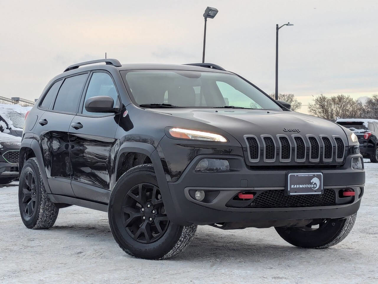 Used 2016 Jeep Cherokee Trailhawk w/ Cold Weather Group image 30