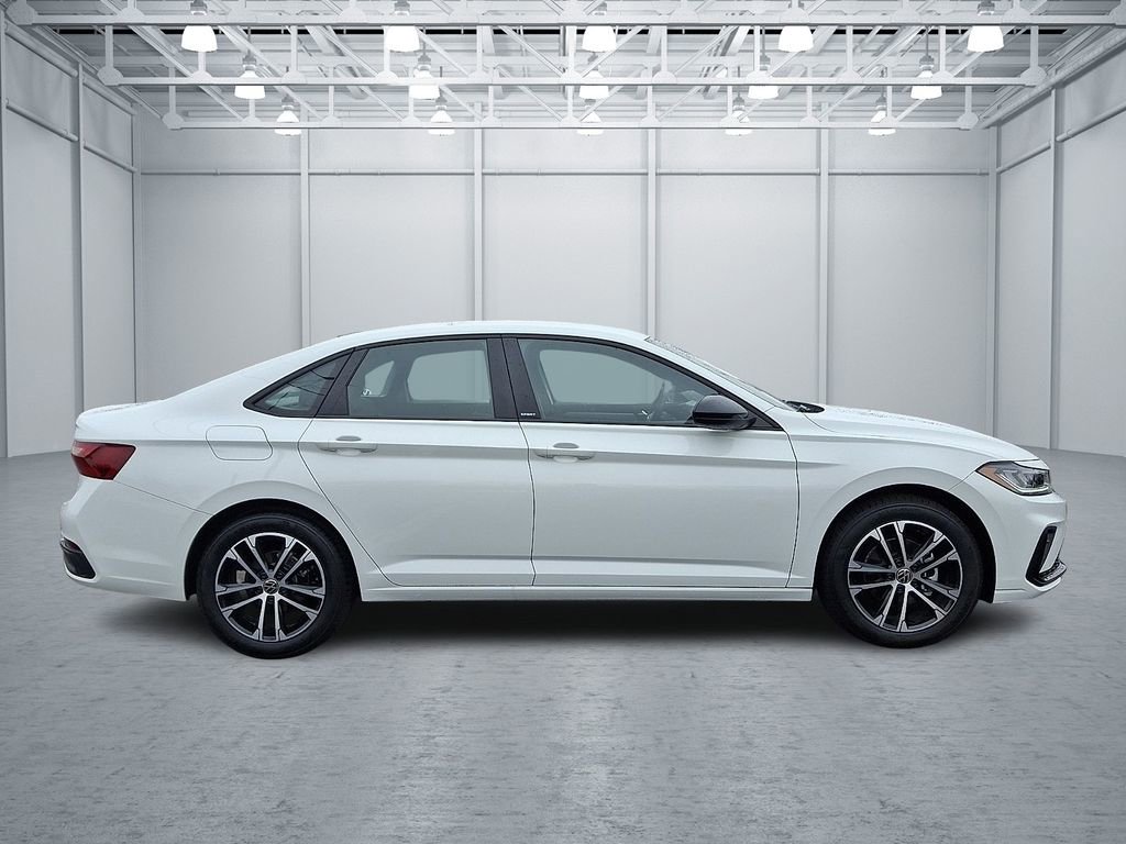 Certified 2025 Volkswagen Jetta Sport image 7