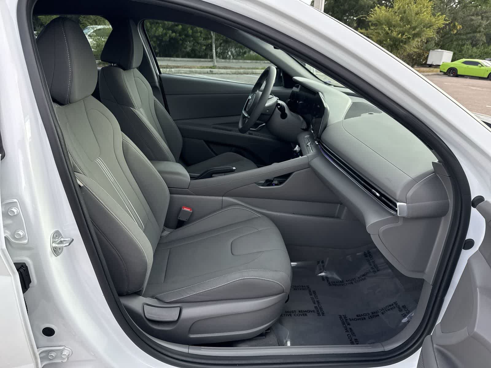 Used 2024 Hyundai Elantra SEL FWD image 28