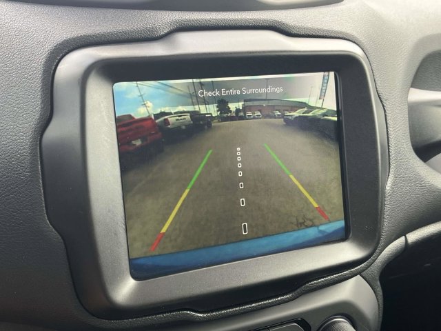 Certified 2021 Jeep Renegade Latitude w/ Luxury Group I FWD image 30