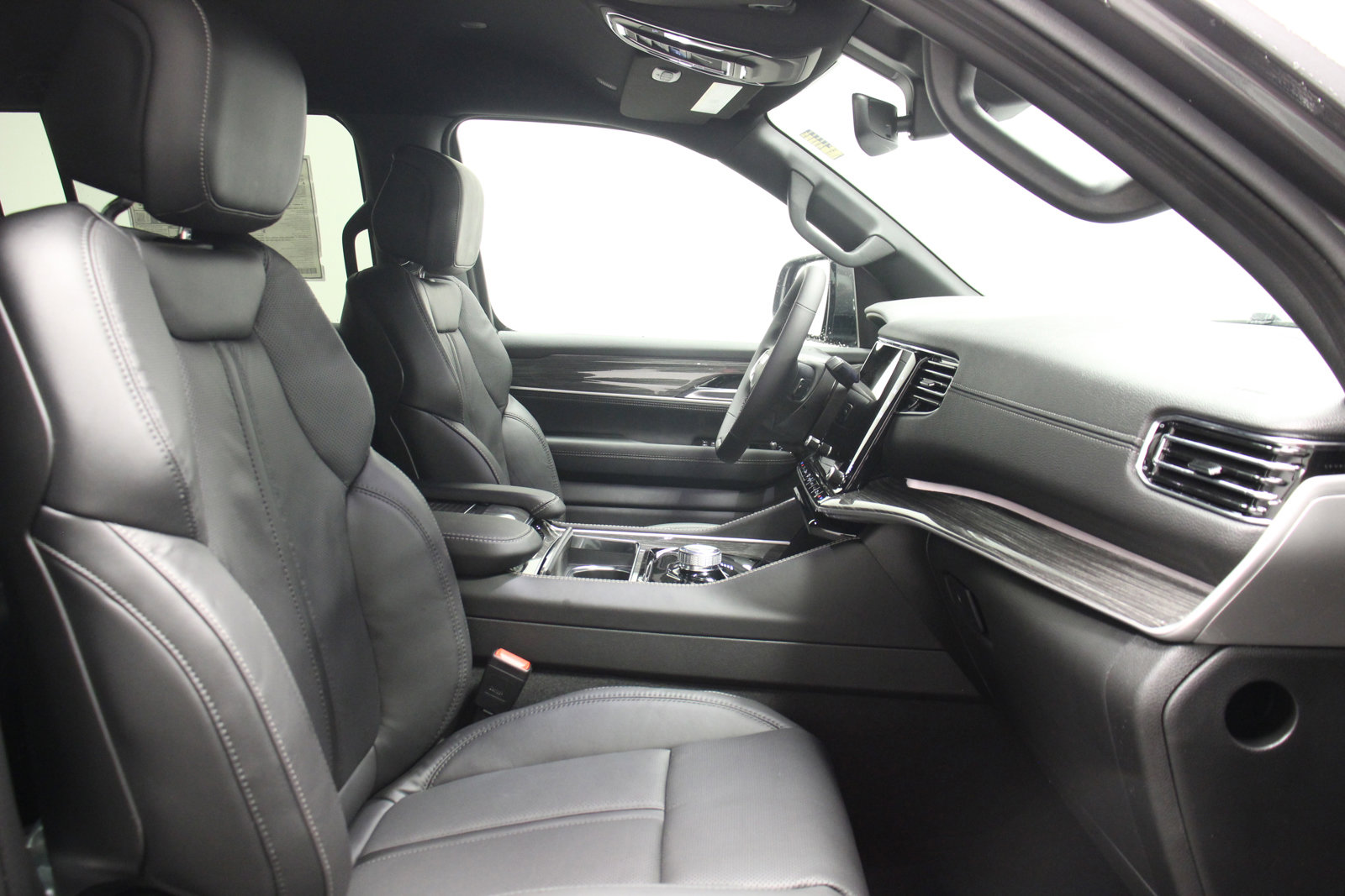 New 2022 Jeep Wagoneer Series II image 14