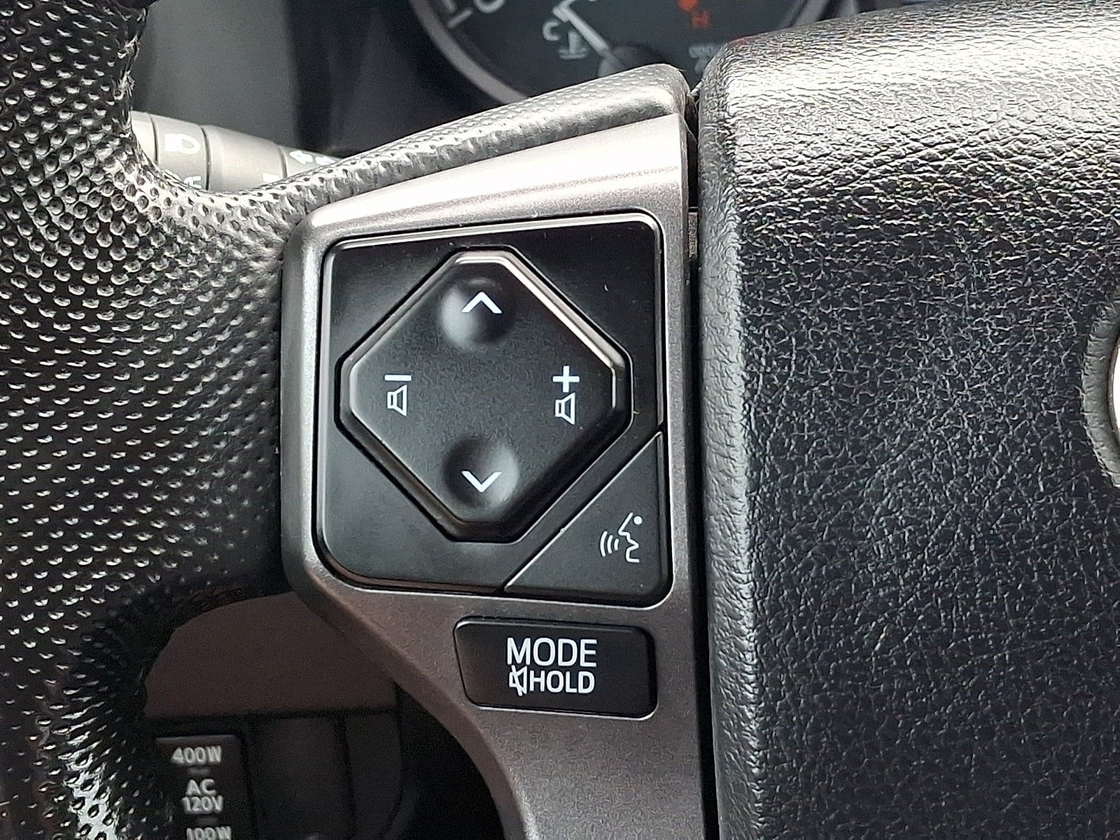 Used 2023 Toyota Tacoma TRD Off-Road w/ Technology Package AWD/4WD image 20