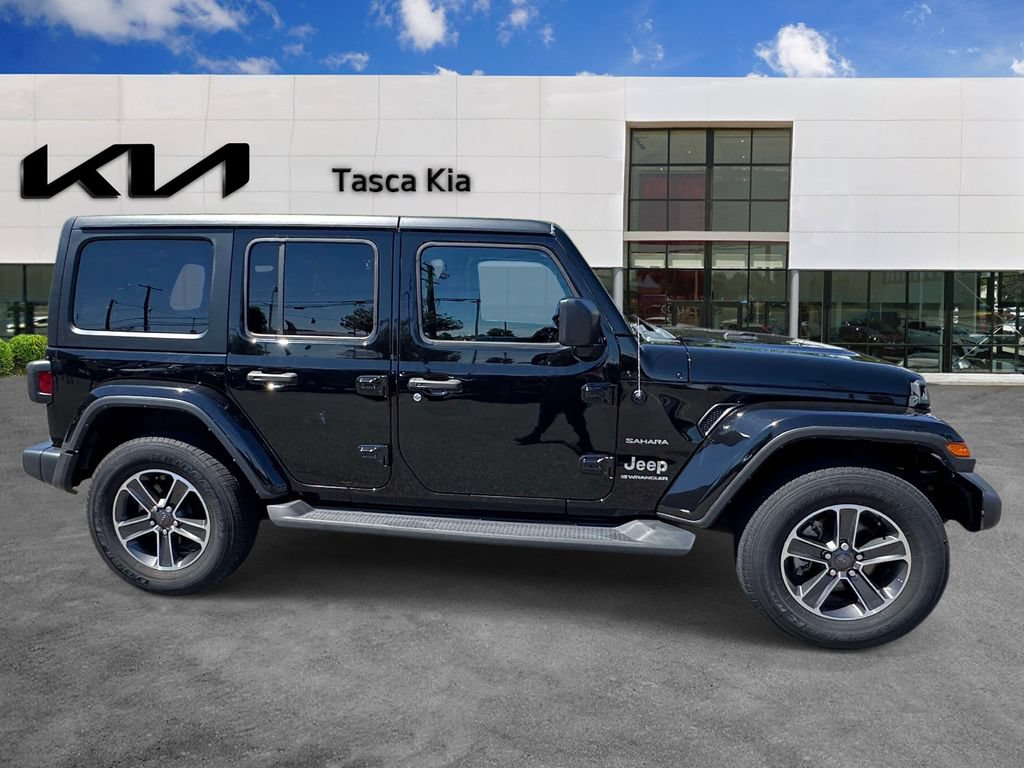 Used 2023 Jeep Wrangler Unlimited Sahara w/ Cold Weather Group AWD/4WD image 8