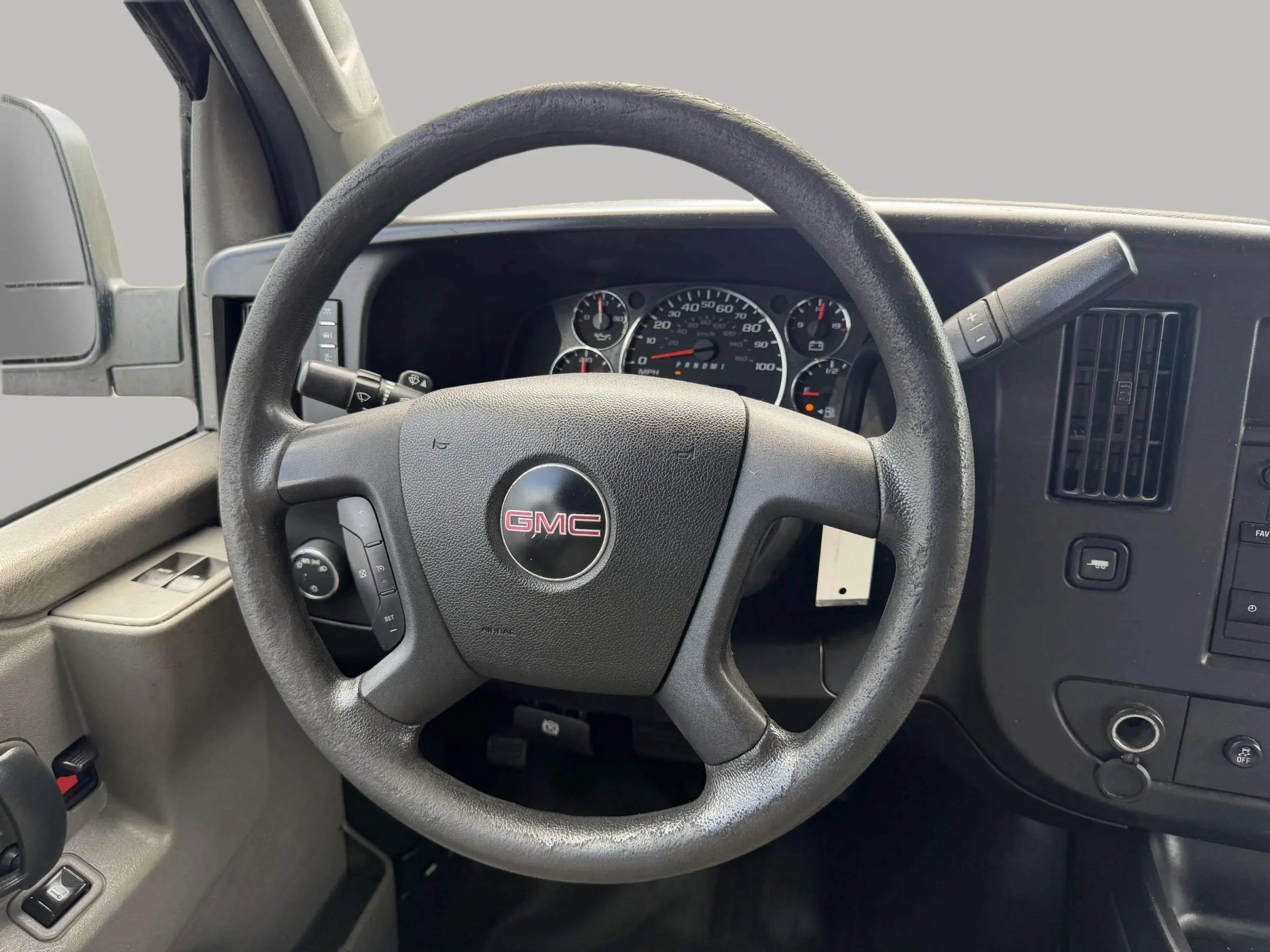 Used 2017 GMC Savana 2500 RWD image 24