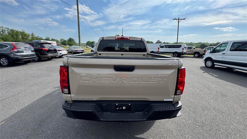 Used 2024 Chevrolet Colorado W/T image 16