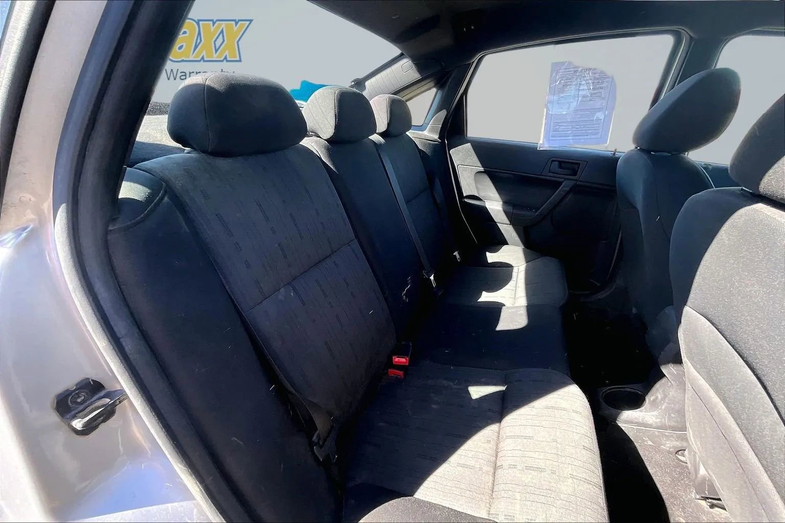 Used 2010 Ford Focus SE FWD image 30