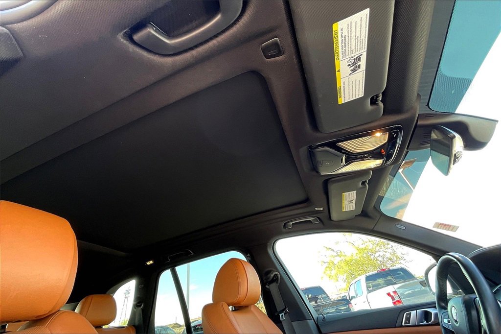 Used 2022 BMW X5 xDrive40i w/ Premium Package image 22