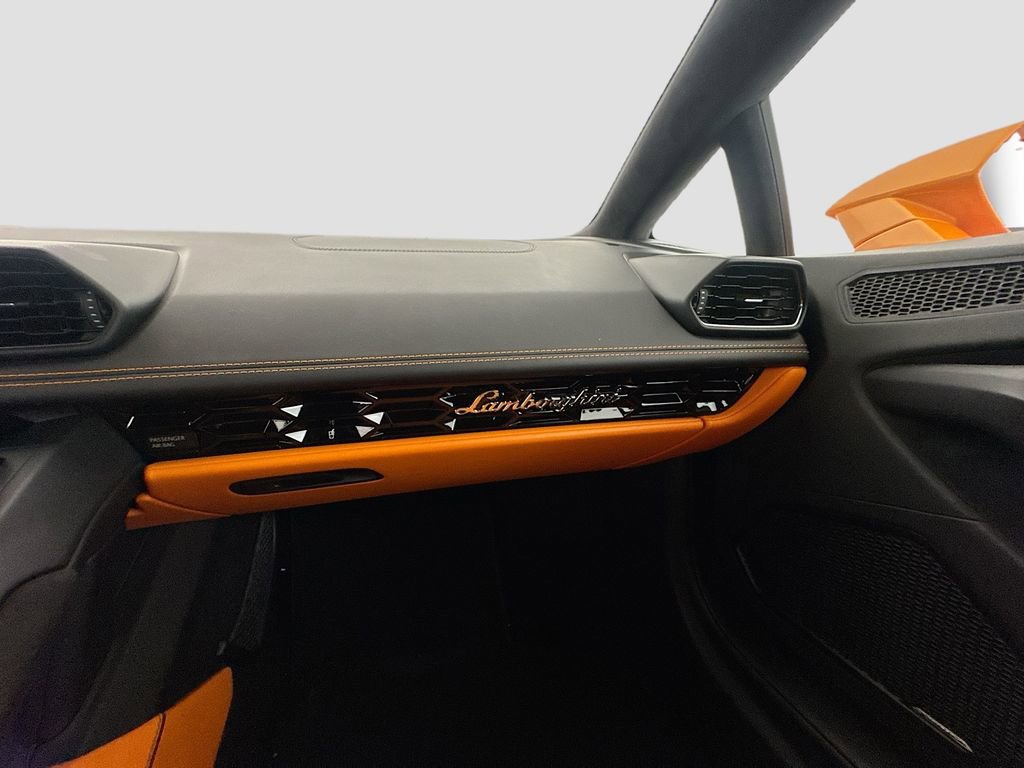 Used 2020 Lamborghini Huracan EVO image 41