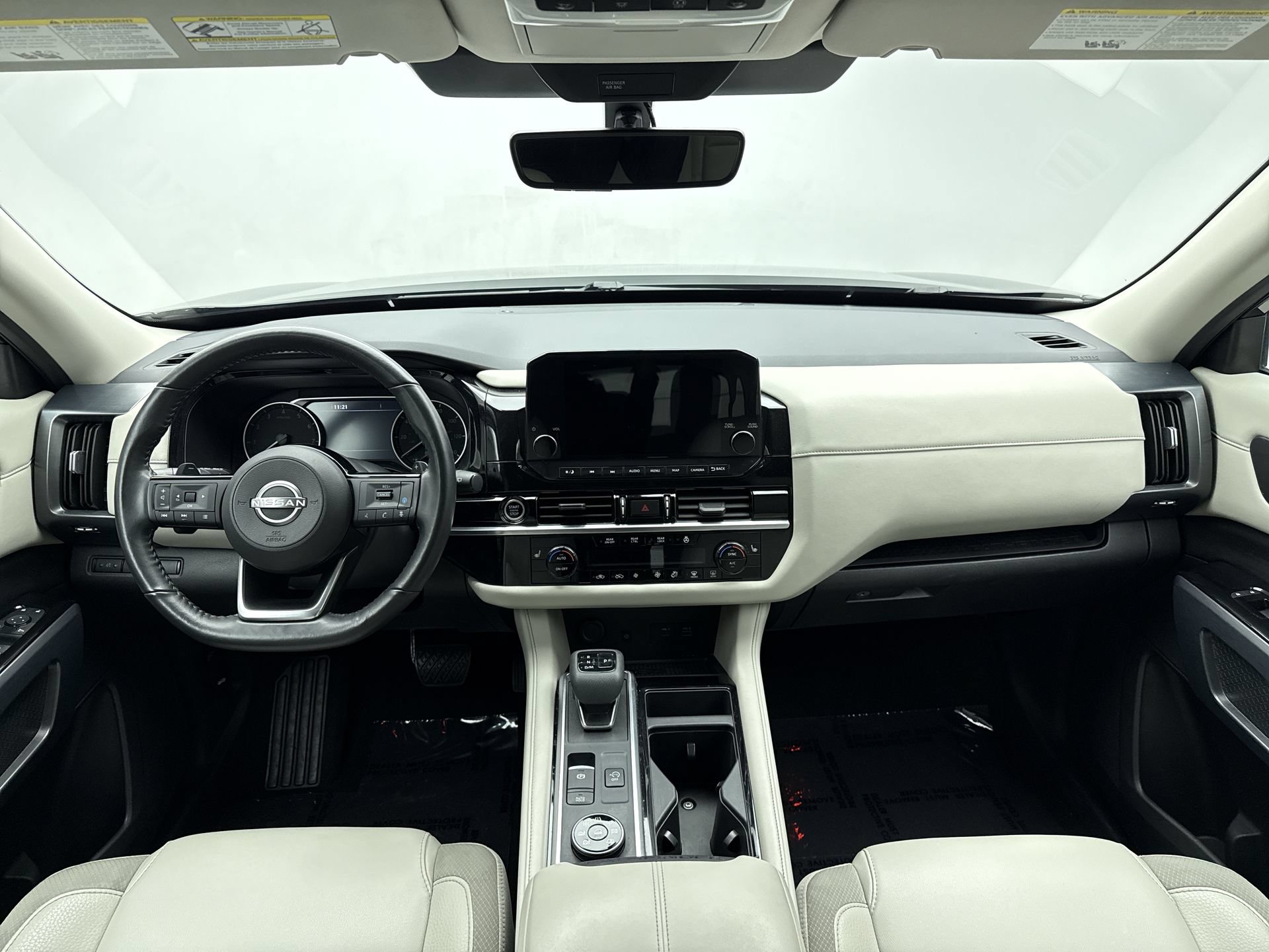 Used 2023 Nissan Pathfinder SL AWD/4WD image 14