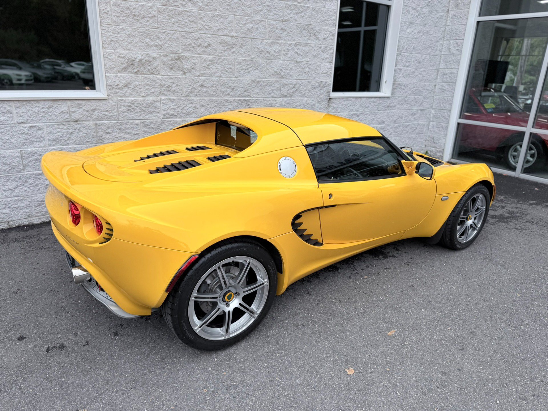 Used 2006 Lotus Elise RWD image 11