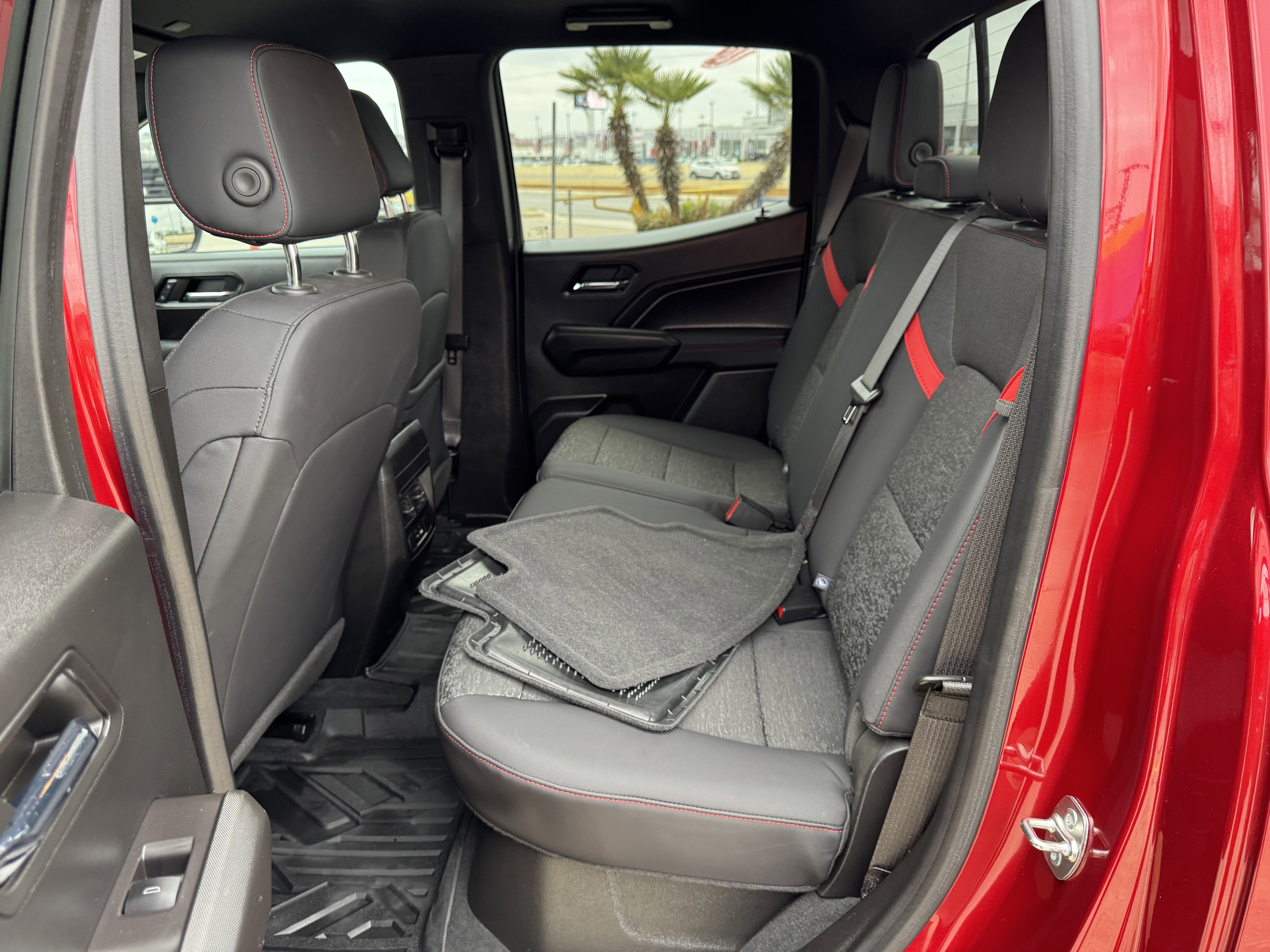 Used 2024 Chevrolet Colorado Z71 w/ Safety Package image 13