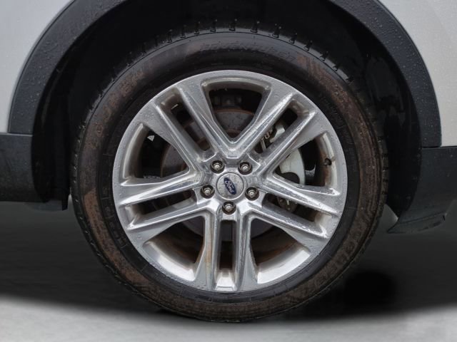 Used 2017 Ford Explorer XLT w/ Equipment Group 202A image 26