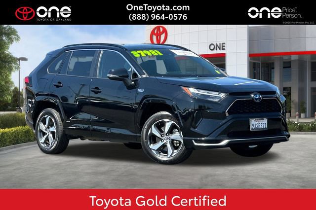 Used 2023 Toyota RAV4 SE w/ Weather & Moonroof Package
