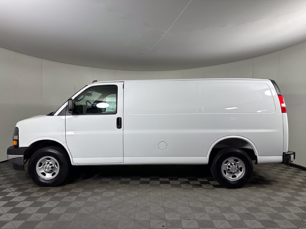 Used 2025 Chevrolet Express 2500 w/ Driver Convenience Package RWD image 2