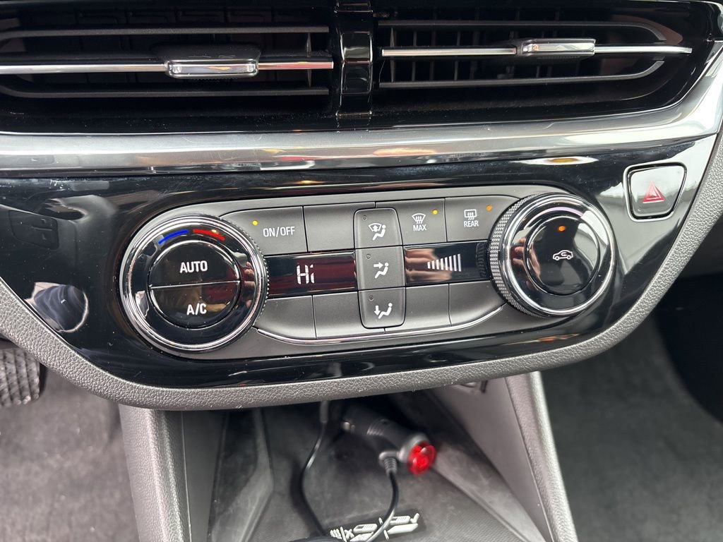 Used 2025 Buick Envista Sport Touring w/ Experience Buick Package image 23