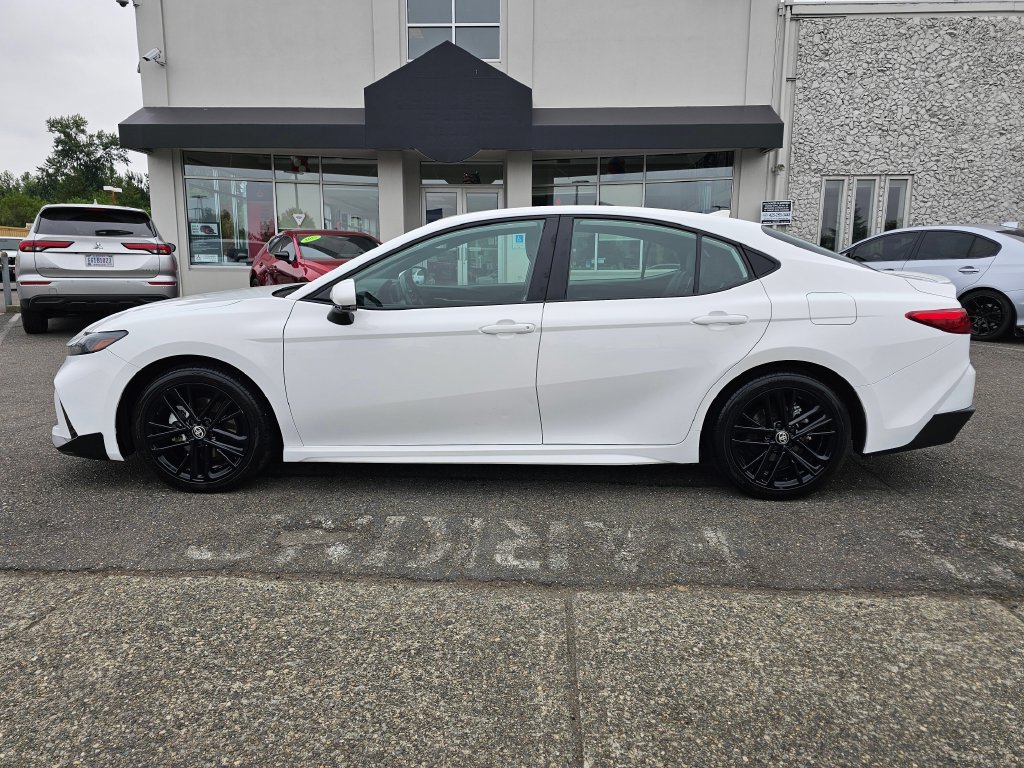 Used 2025 Toyota Camry SE FWD image 8