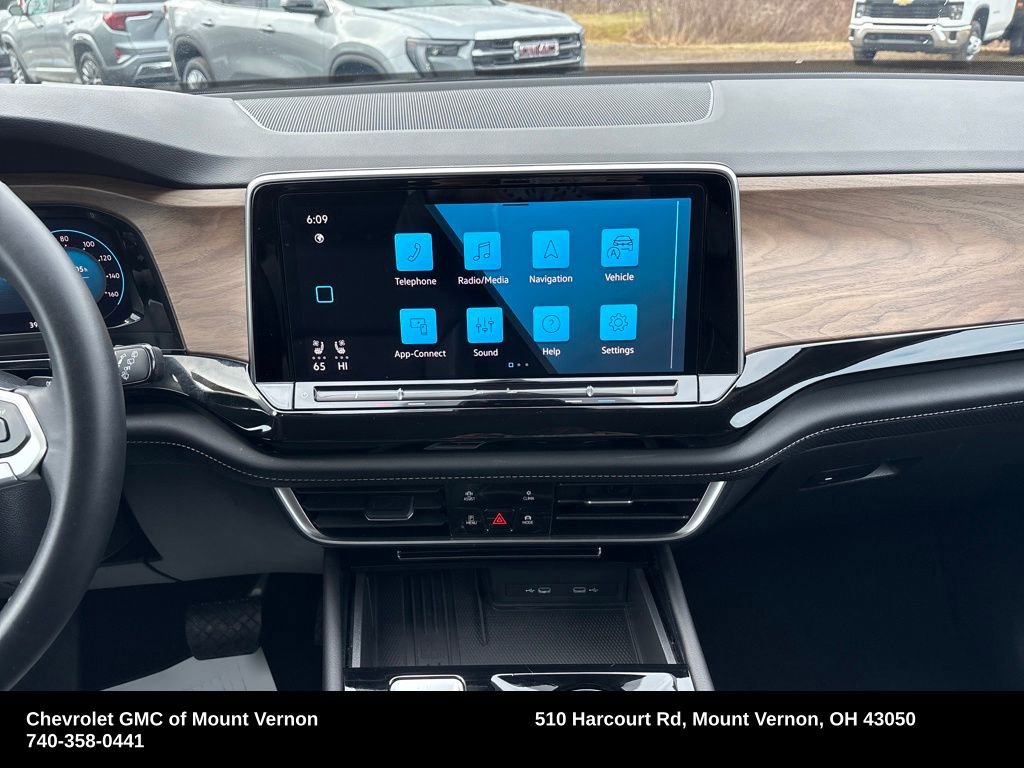 Used 2025 Volkswagen Atlas SE image 19