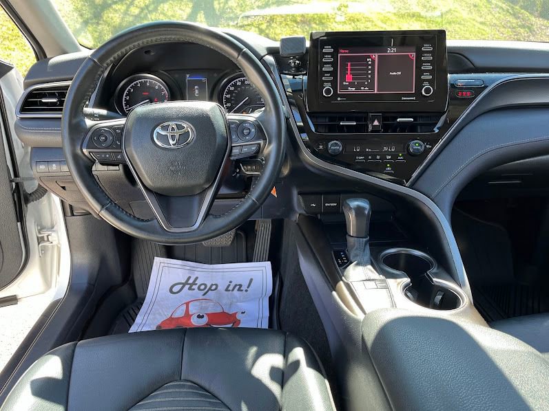 Used 2023 Toyota Camry SE image 19
