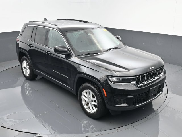Used 2023 Jeep Grand Cherokee Laredo w/ Luxury Tech Group I AWD/4WD image 20