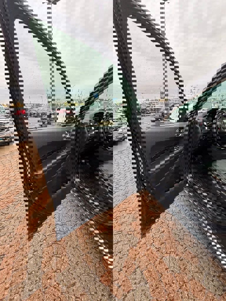 Used 2016 Dodge Durango Limited w/ Nav & Power Liftgate Group image 11