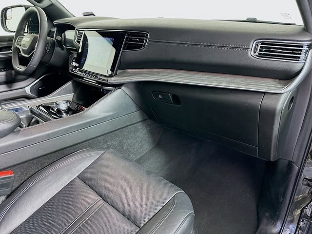 Used 2024 Jeep Wagoneer L Series II w/ Flexible Seating Group image 32