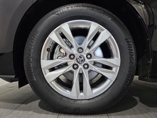 Used 2024 Toyota Sienna Limited AWD/4WD image 22