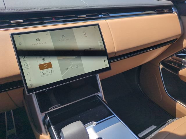New 2026 Land Rover Range Rover Long Wheelbase SE AWD/4WD image 11
