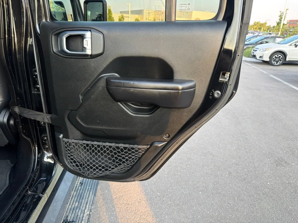 Used 2020 Jeep Gladiator Rubicon AWD/4WD image 13