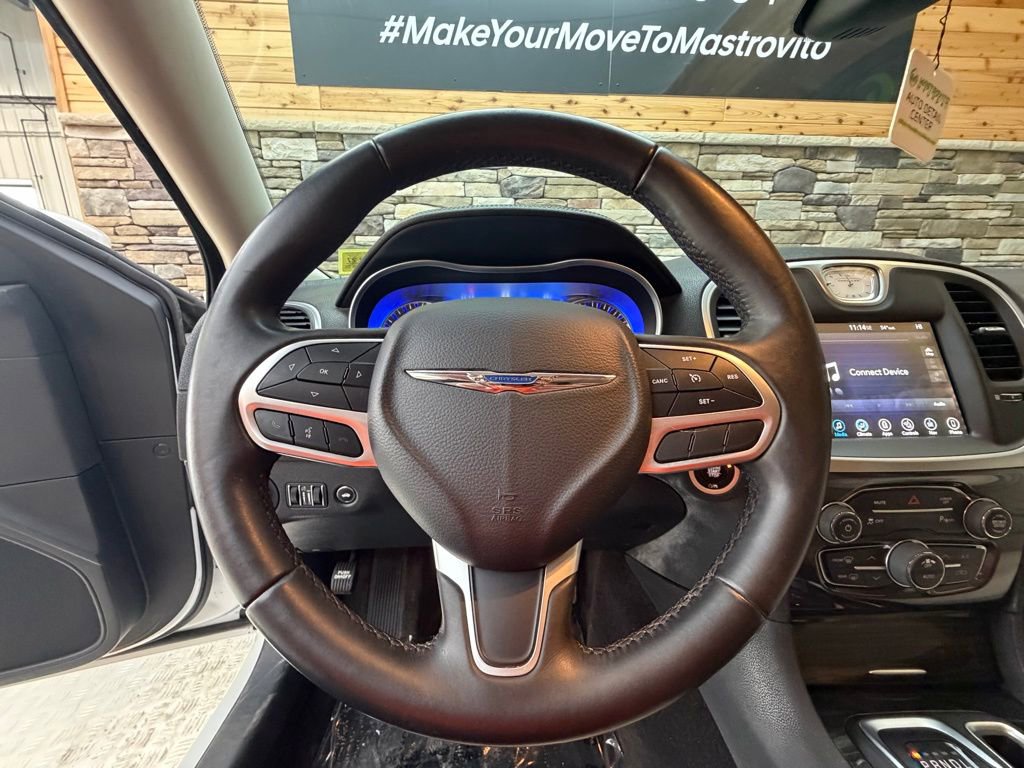 Used 2017 Chrysler 300 Limited w/ 300 Premium Group image 18