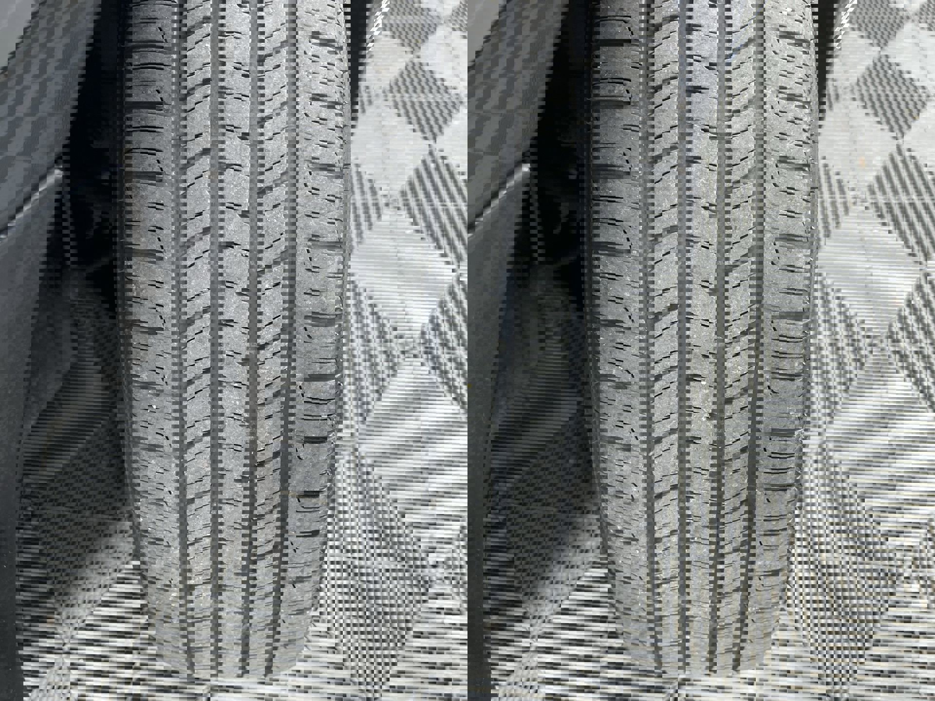 Used 2012 Volkswagen Golf 4-Door image 25