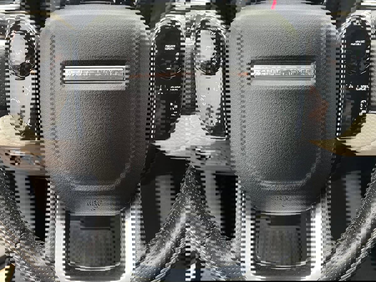 Used 2019 Land Rover Range Rover Velar R-Dynamic SE image 19