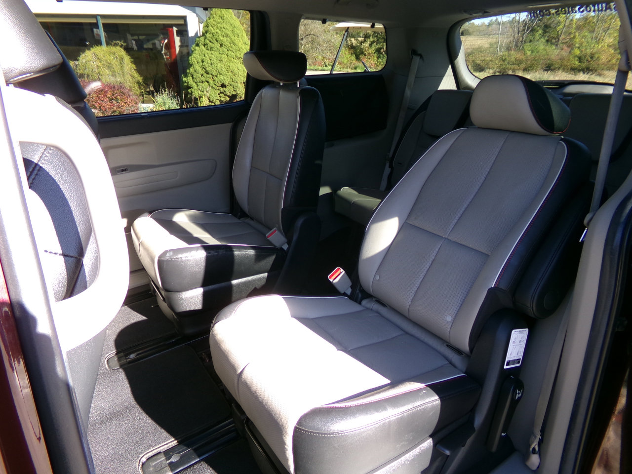 Used 2020 Kia Sedona EX image 18