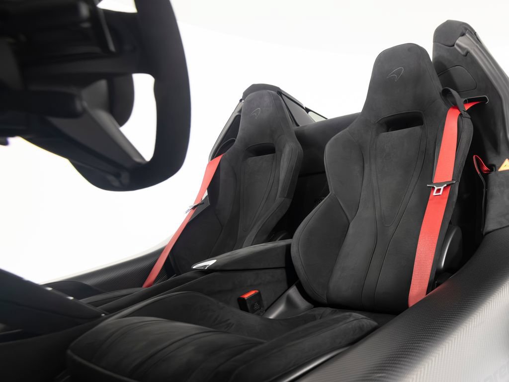Used 2025 McLaren 750S Spider RWD image 36