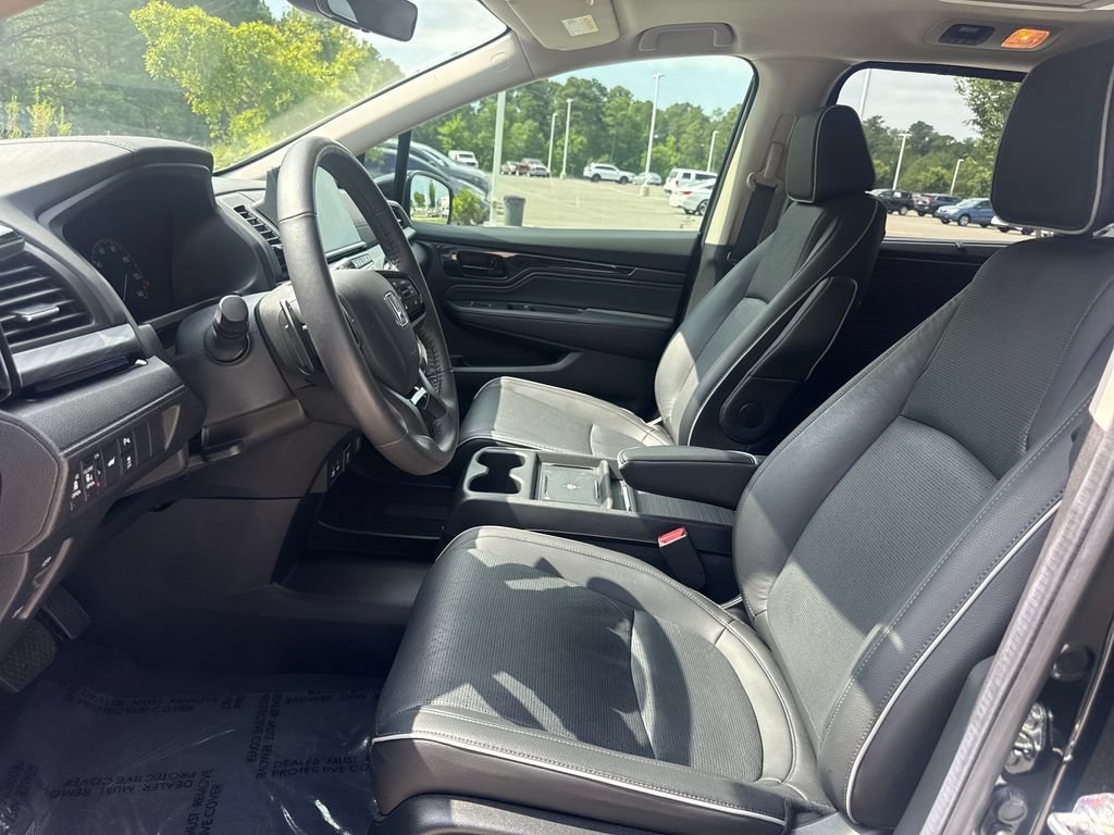 Used 2025 Honda Odyssey Elite image 12