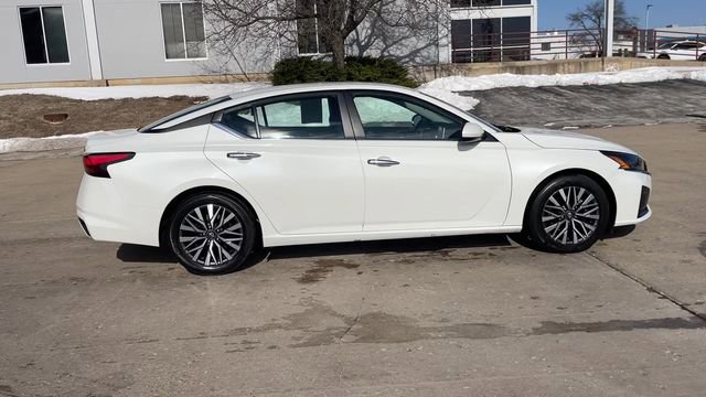Used 2023 Nissan Altima 2.5 SV image 9