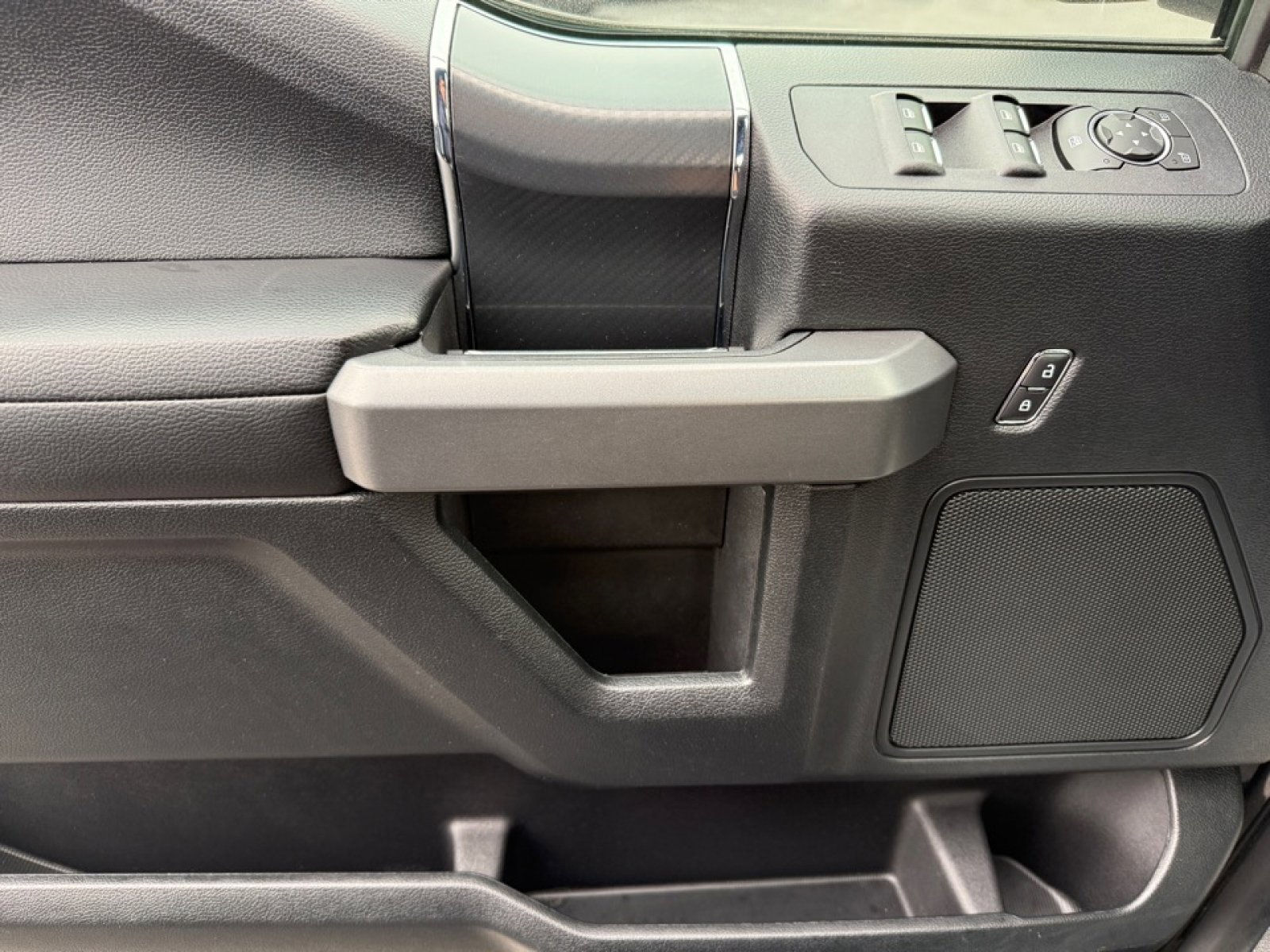 Used 2018 Ford F150 XLT w/ Equipment Group 302A Luxury image 34