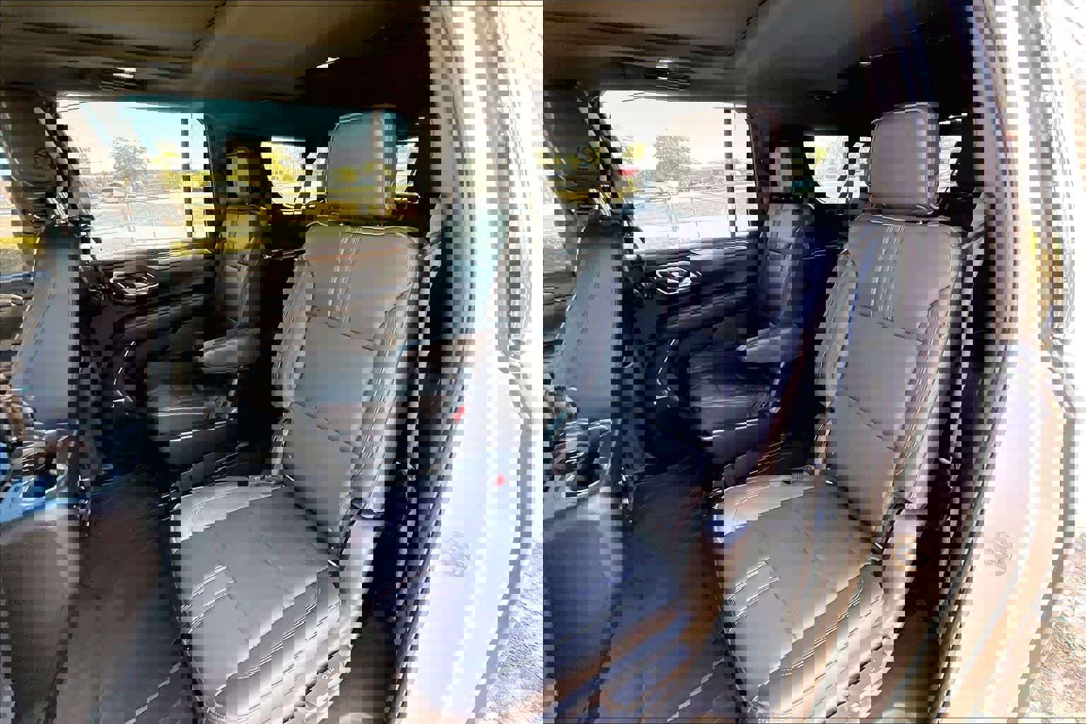 Used 2021 Chevrolet Suburban RST w/ Luxury Package image 21