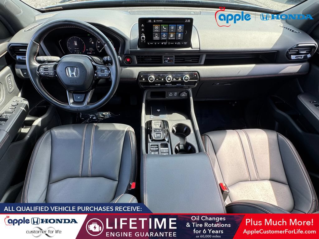 Used 2025 Honda Pilot TrailSport image 17