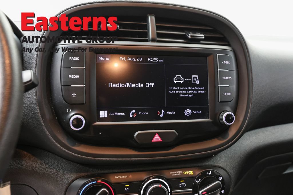 Used 2024 Kia Soul LX w/ Option Group 015 FWD image 21