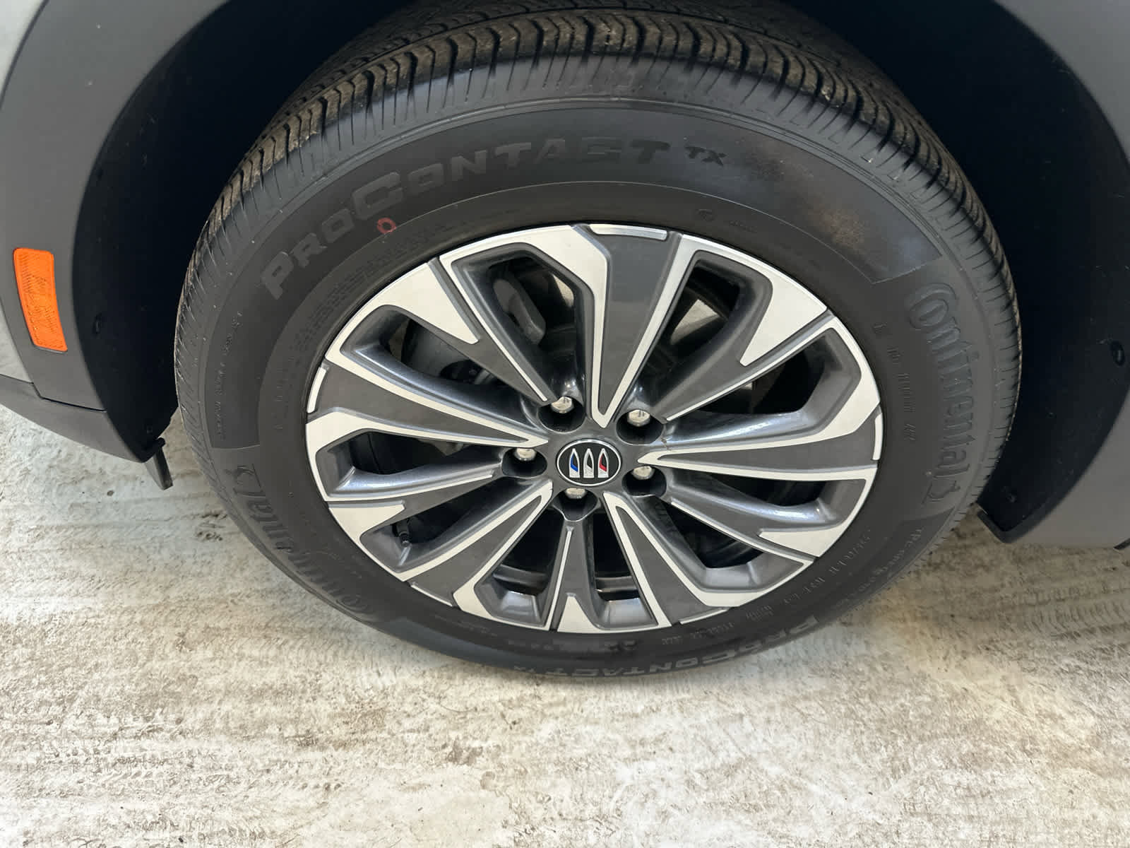 Certified 2025 Buick Envision Preferred image 11