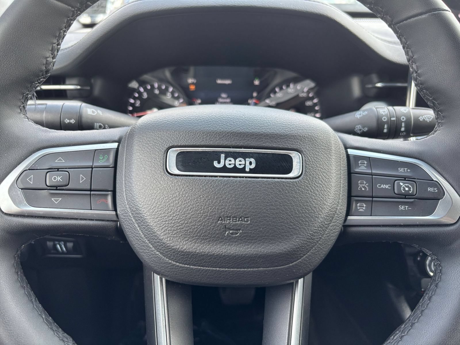 Used 2025 Jeep Compass Limited AWD/4WD image 28
