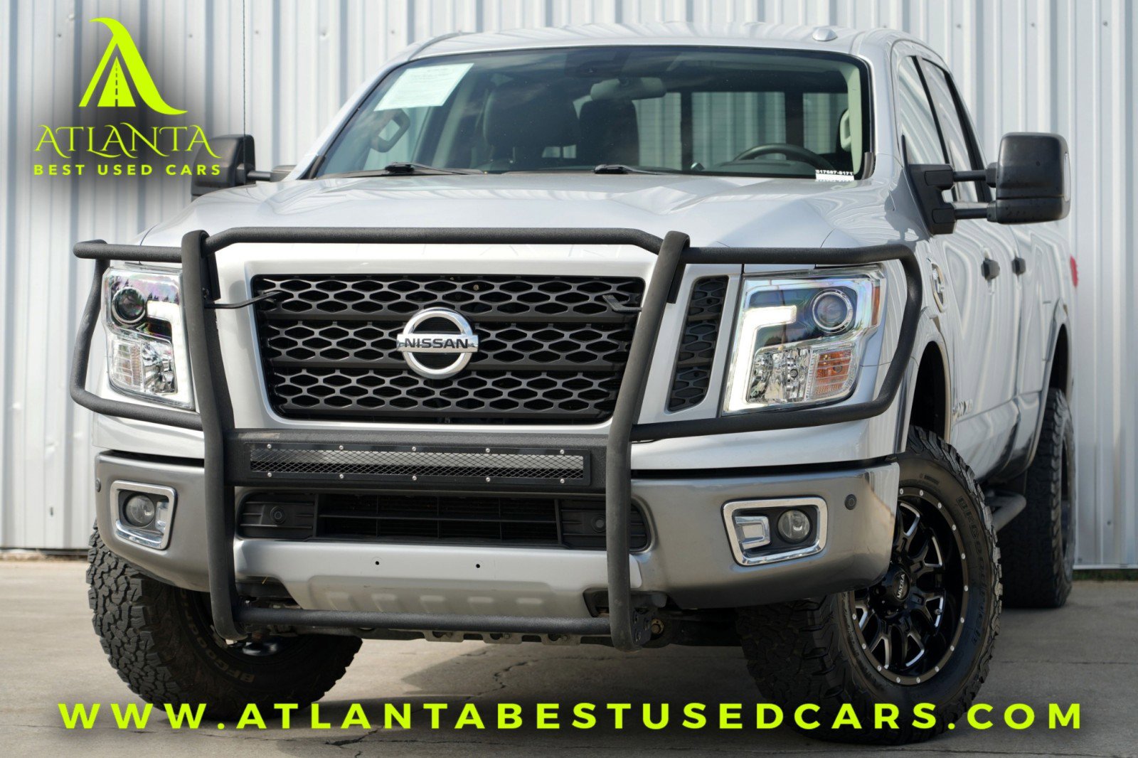 Used 2019 Nissan Titan PRO-4X w/ Pro-4x Utility Package image 1