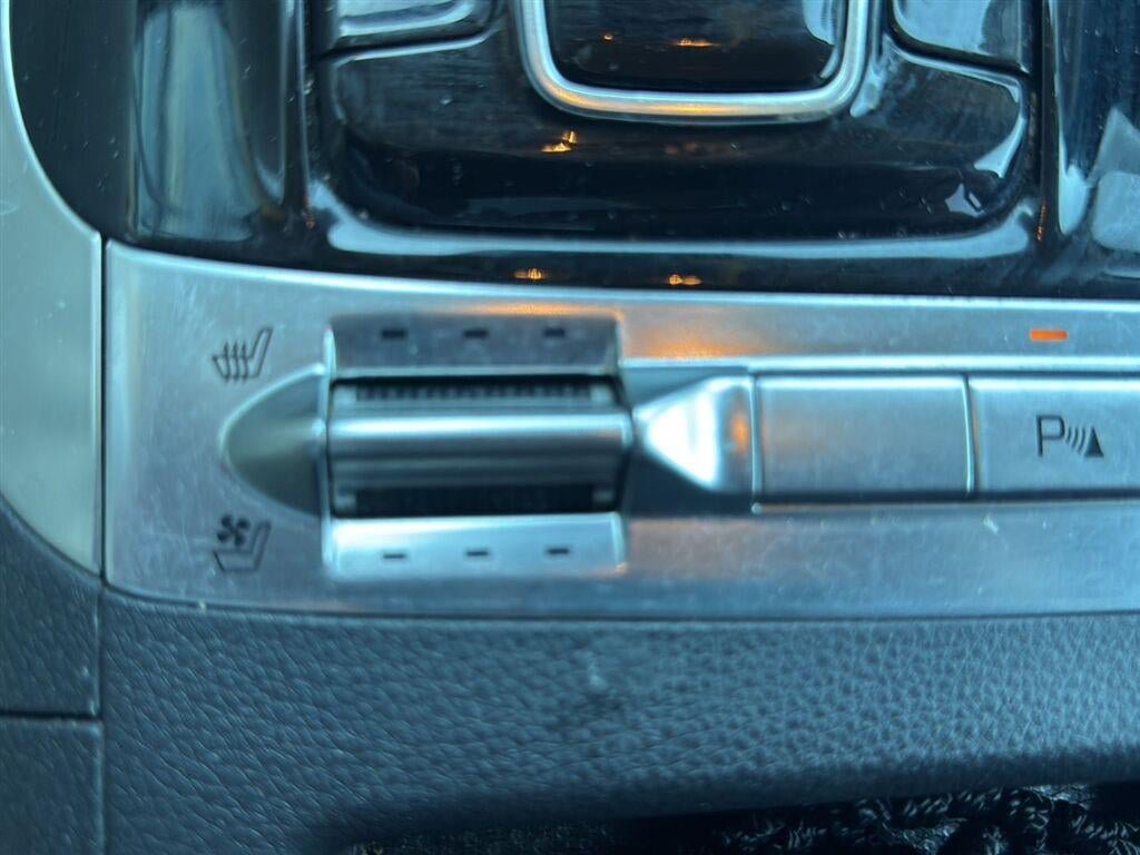 Used 2024 Kia Carnival SX FWD image 35