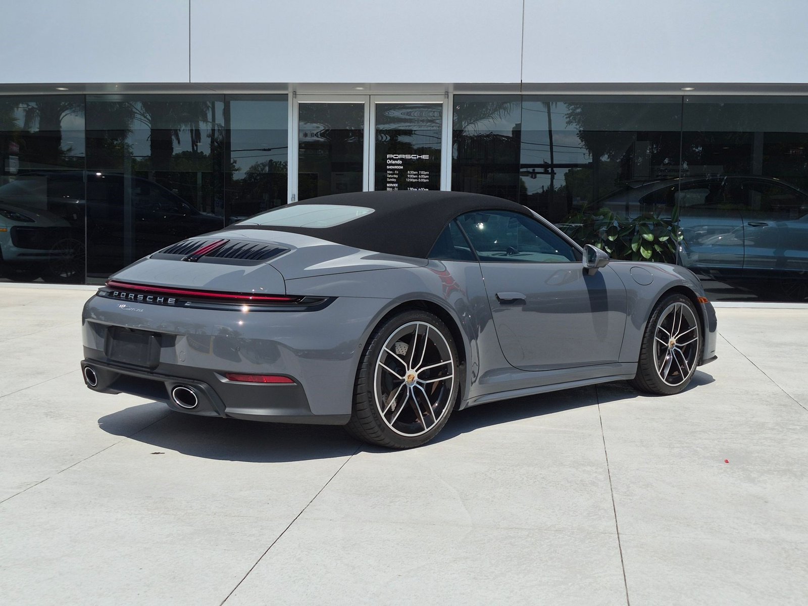 Certified 2025 Porsche 911 Carrera RWD image 9