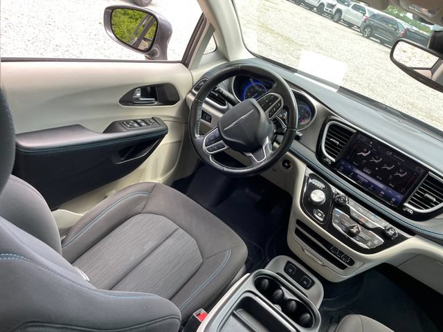 Used 2021 Chrysler Pacifica Touring w/ Cold Weather Group AWD/4WD image 24