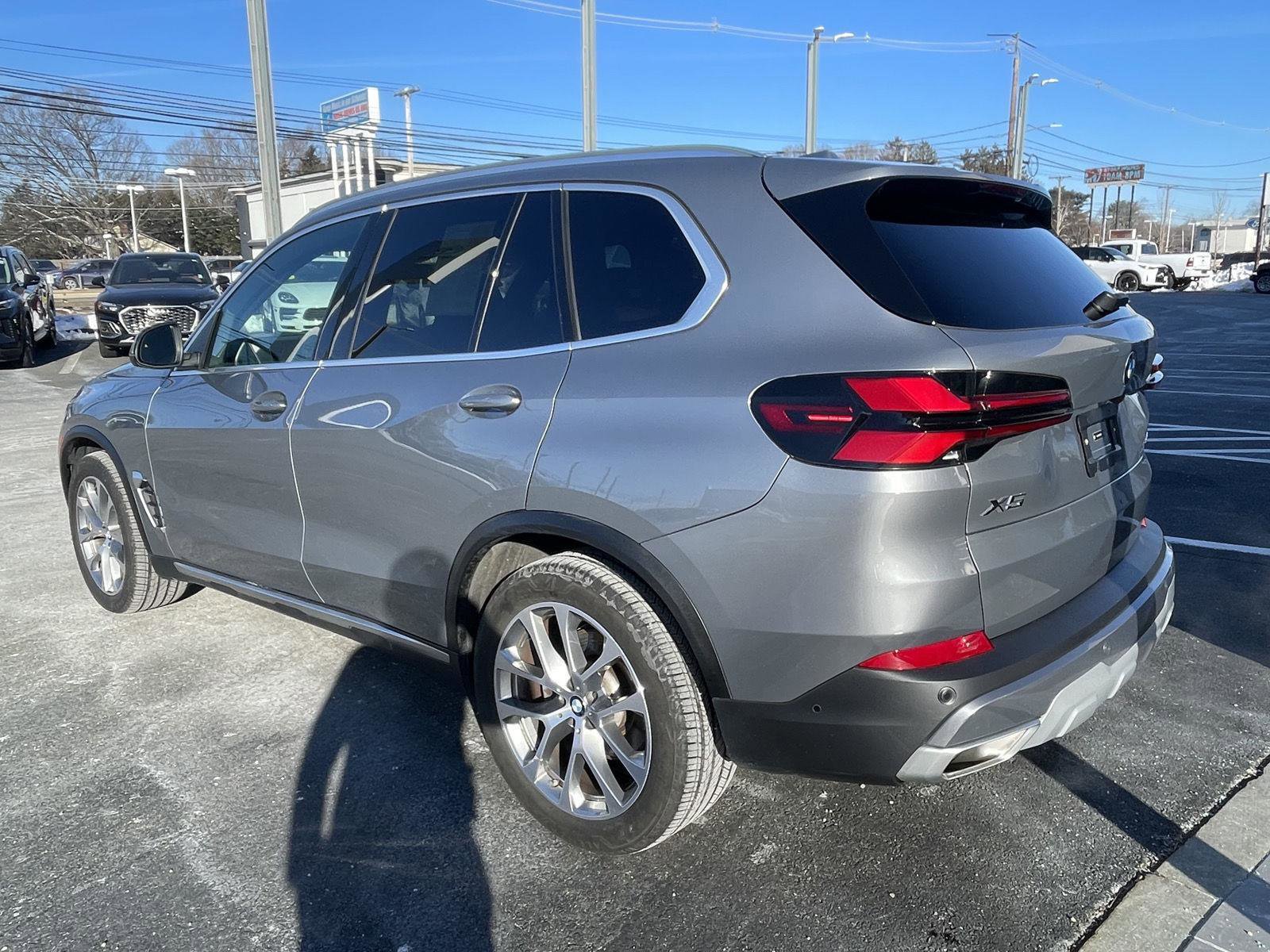 Used 2024 BMW X5 xDrive40i w/ Premium Package image 4