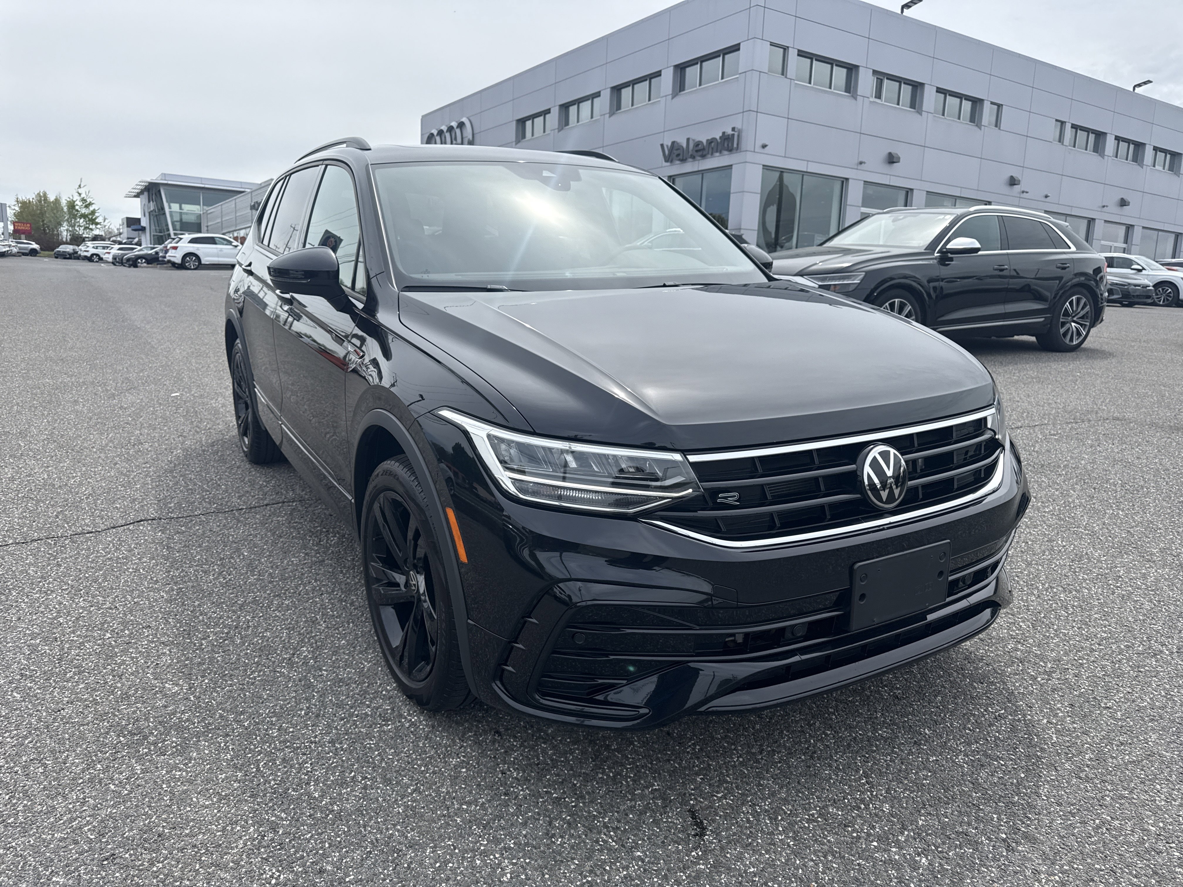 Certified 2024 Volkswagen Tiguan SE R-Line
