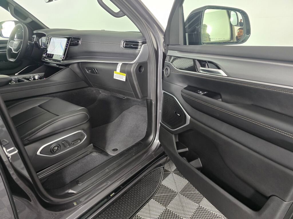 New 2026 Jeep Grand Wagoneer 4WD image 43